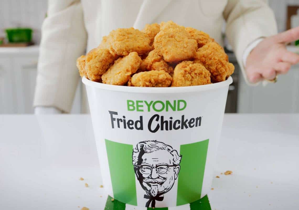 בקרוב באלפי סניפים בארה"ב: רשת KFC משיקה מוצרי "ביונד מיט"