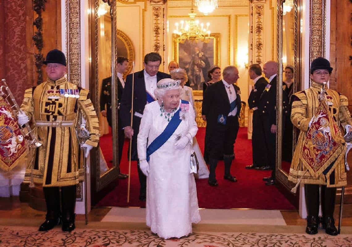 רילוקיישן חגיגי: המלכה אליזבת עוברת למשכן חדש 