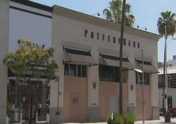 חנויות כלי הנשק נפתחות מחדש בלוס אנג'לס: עסקי יוקרה במחוז הוסיפו שכבת הגנה מחשש לביזה