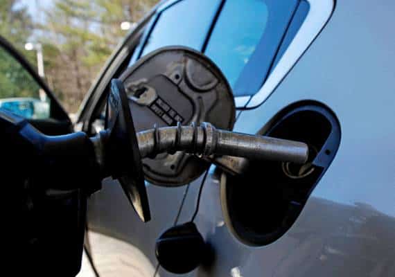 לכל דבר יש מחיר: בגלל המתיחות עם איראן- גלון דלק עלול לטפס למחיר ממוצע של יותר מ-3 דולר