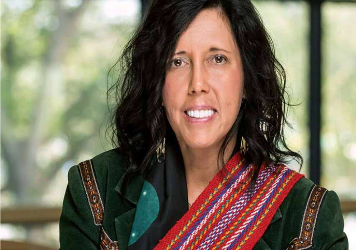 הזוי: "קוראים לי דובי כוכב הבוקר" - פרופסורית קנדית התחזתה לאינדיאנית ושילמה על כך ביוקר