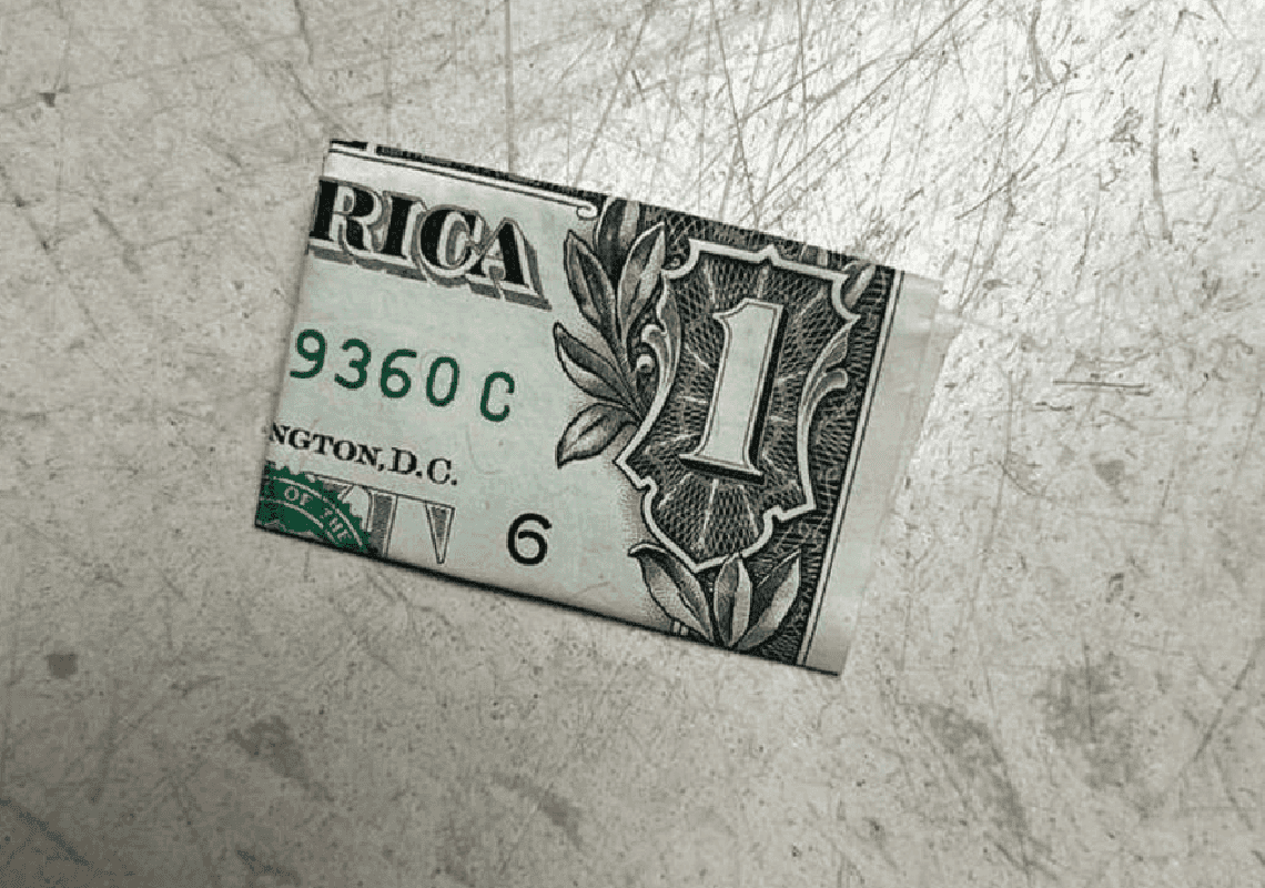 משרד שריף מזהיר את הציבור משטרות דולרים על הרצפה: "נושא מסוכן מאוד" 