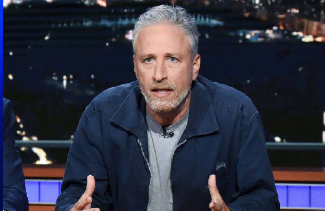 ג'ון סטיוארט תוקף תאגידים על ניצול חודש הגאווה לשיווק ורווחים כספיים