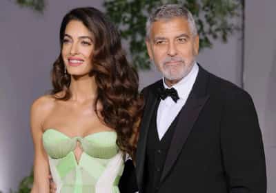 אמל קלוני מציבה גבול ברור: שום פלאפון לא נכנס לביתה