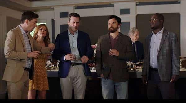 טיפשי או גאוני? סרט על קבוצת חברים בני 30 שממשיכה לשחק תופסת מאז שנות התיכון 