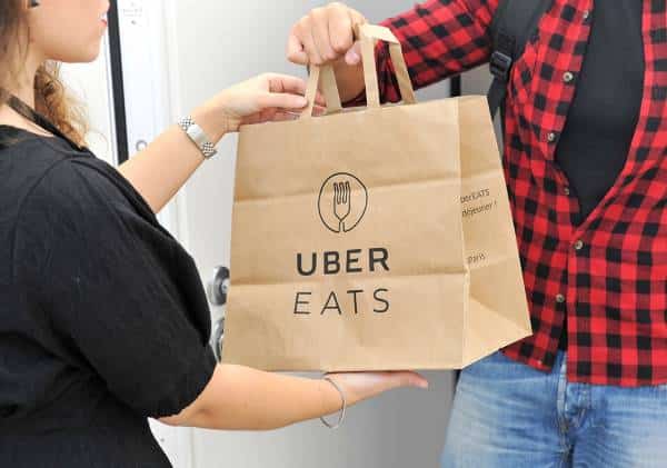 בדרך לעסקת ענק? אובר בוחנת מיזוג אפשרי