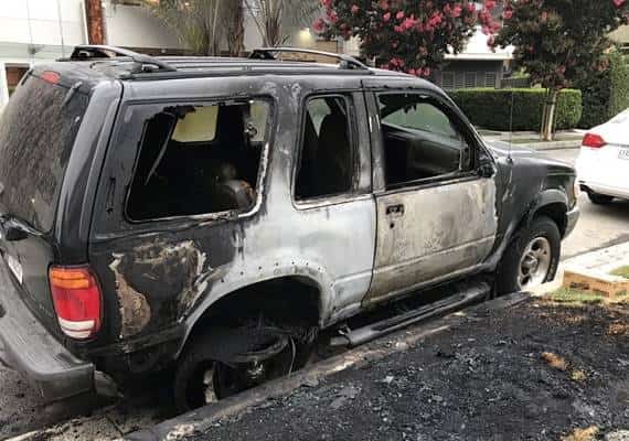 פירומן בוואלי לוס אנג'לס הצית 11 כלי רכב במהלך הלילה