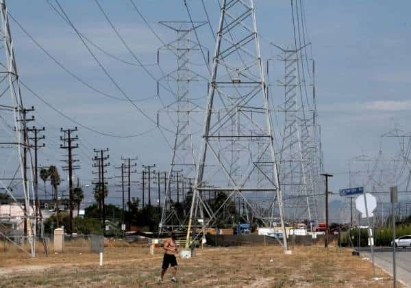 לאור החשש משריפות ענק: כ-75 אלף בתים בדרום קליפורניה ינותקו מהחשמל