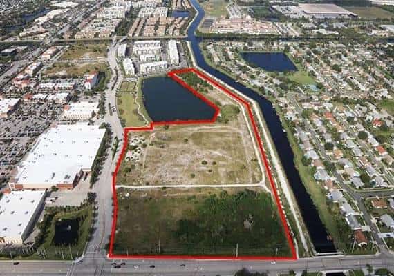 פלורידה: פרויקט הדיור בבוינטון ביץ' קורם עור וגידים