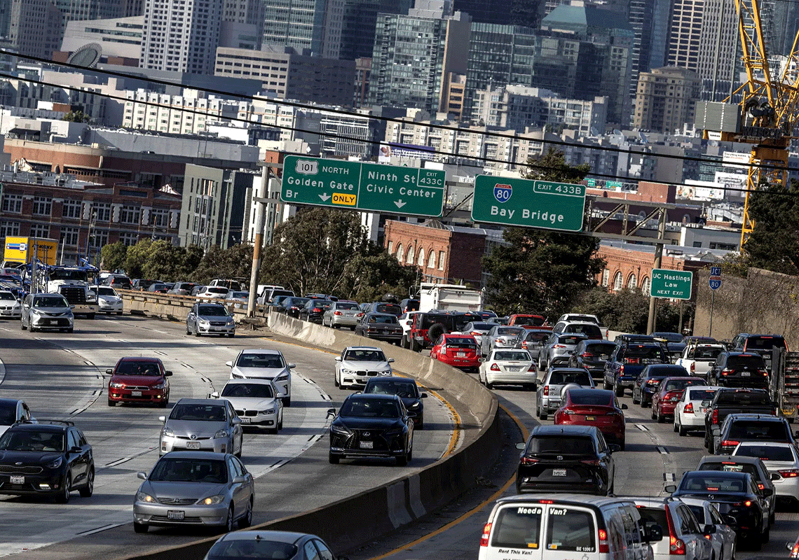 לידיעת תושבי קליפורניה: מסתמן שבקרוב תותקן הגבלת מהירות מותרת ברכבים החדשים שלכם    