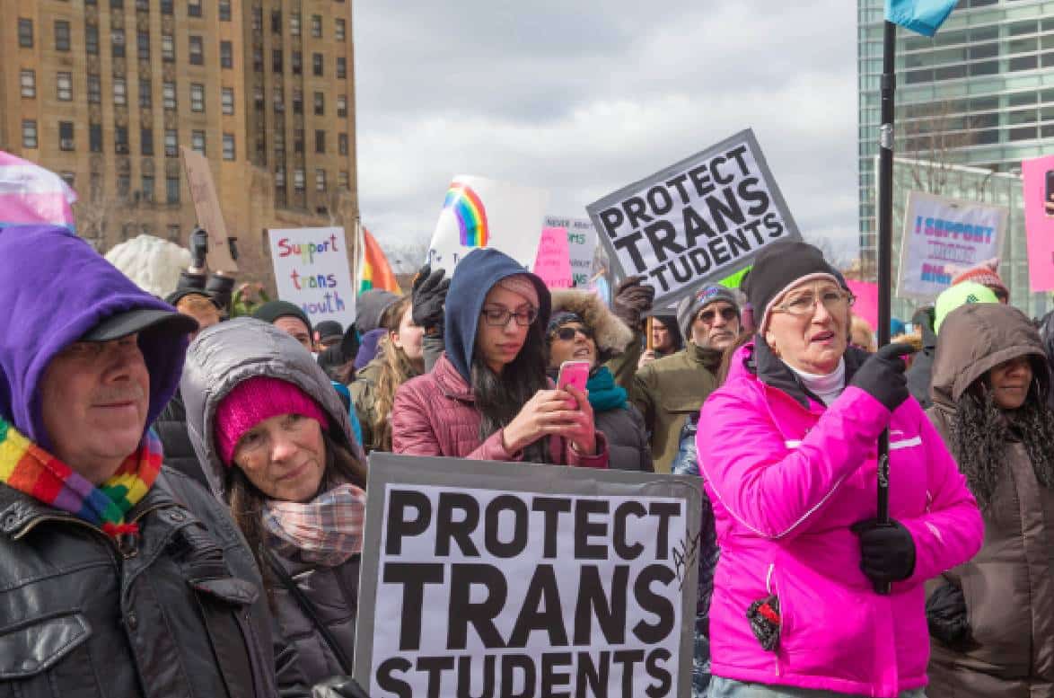 קנזס תאסור השתתפות טראנסים בספורט נשים ושינוי מגדר בתעודות לידה ורישיונות נהיגה