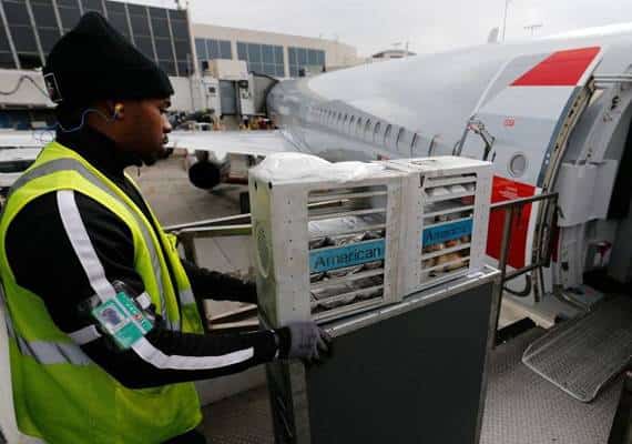 LAX: דלתא ואמריקן אירליינס חוזרת לשירותי ספק הקייטרינג שנמצאו אצלו חיידקים
