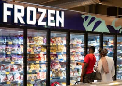 חמישה הרגלי אכילה ושתייה תמימים למראה - שעלולים להזיק לבריאות