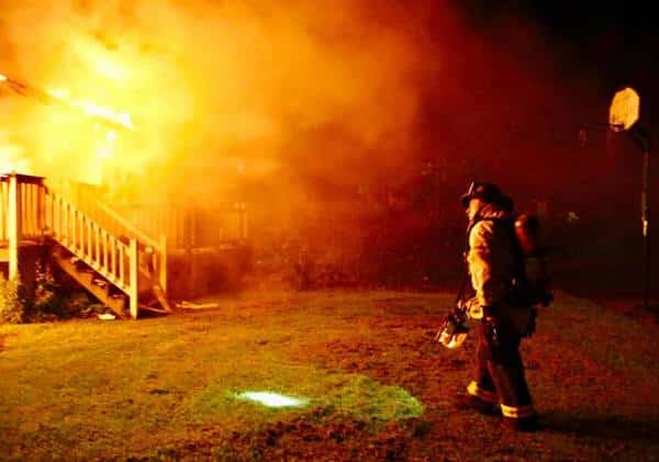 הצתה מכוונת במבנה תפילה יהודי בארה"ב: בית חב"ד עלה בלהבות