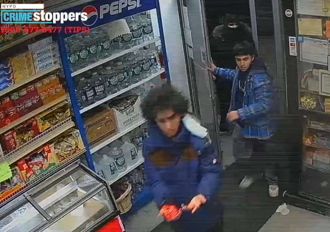 ניו יורק: 2 נערים נעצרו בחשד שהתחזו לסוקרים כדי לפרוץ לבית בברוקלין