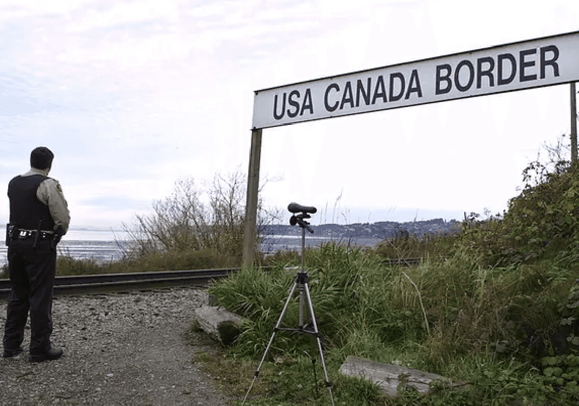 עיני האמריקאים נשואות לגבול הדרומי – בזמן שגבול הצפון רואה זינוק במהגרים