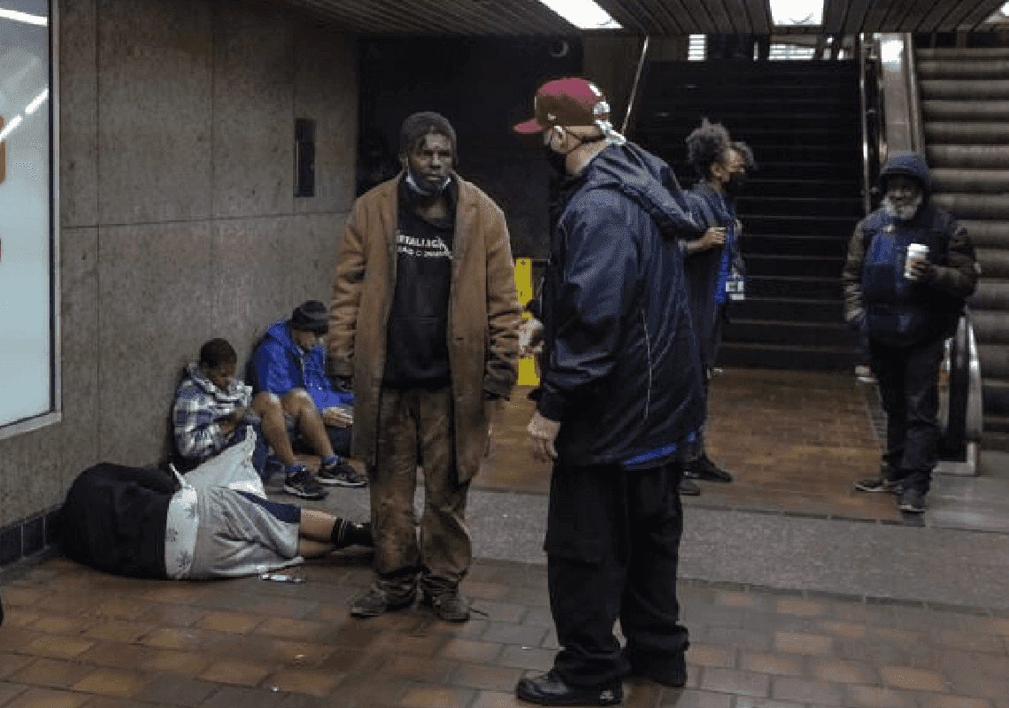 לוס אנג'לס נלחמת בהומלסים - עם מוסיקה קלאסית חזקה: "עינוי פסיכולוגי"