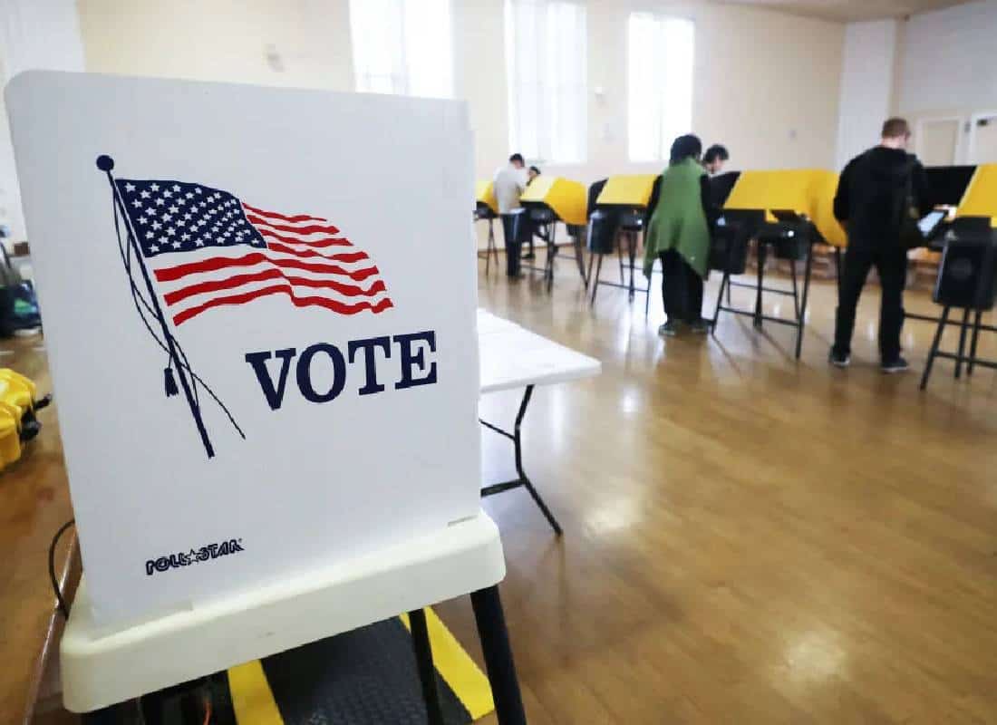 לילה היסטורי בפוליטיקה האמריקאית: טראמפ מנצח בצפון קרוליינה, האריס כובשת את החוף המערבי 