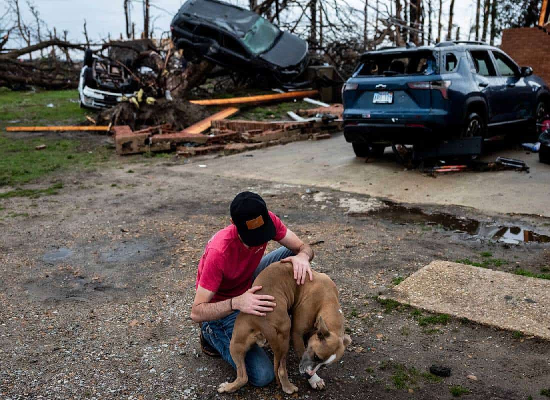 אסון טבע במרכז ארה"ב: 7 הרוגים בסופות טורנדו ושיטפונות "קטסטרופליים"