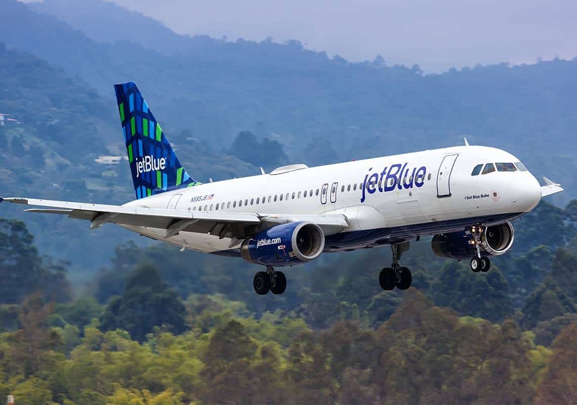 דיווח: "ג'ט בלו מחזירה דיילים מחל"ת לקראת חודשי הקיץ העמוסים"