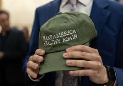 "אוכל זול הוא אשליה": קנדי יוצא למלחמה בתאגידים עם רפורמת בריאות חדשה