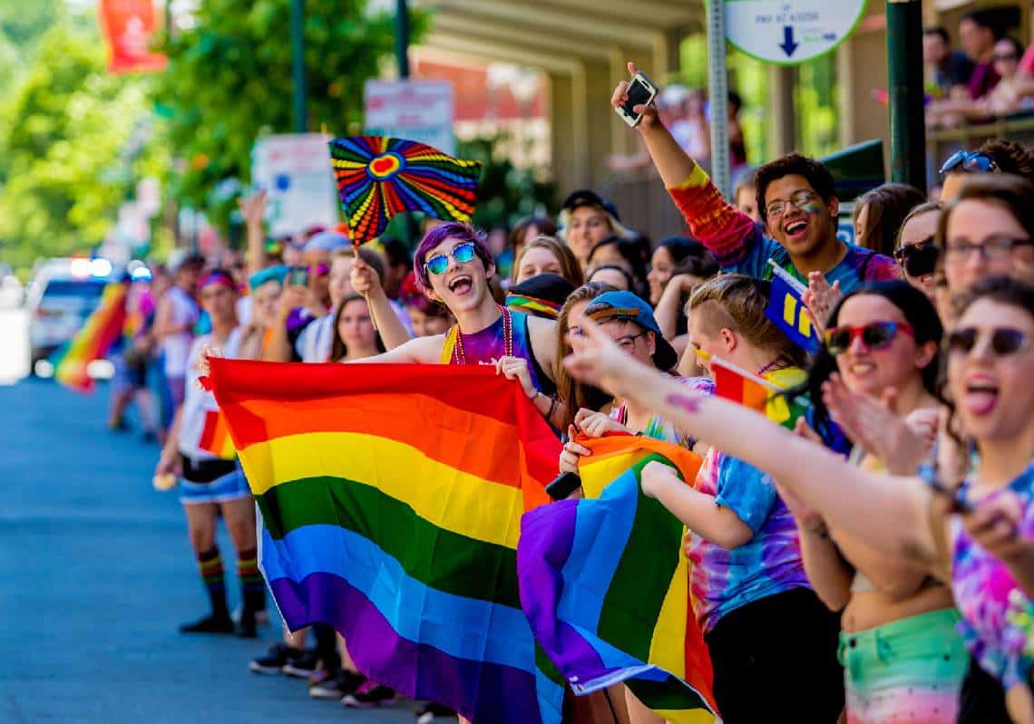 שליש מהאמריקאים עד גיל 26 מגדירים עצמם כלהטב"ים