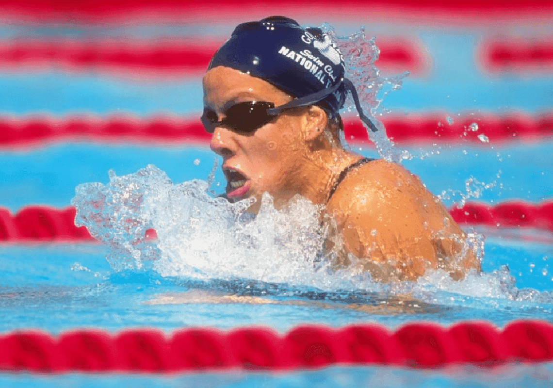 מה קרה לאלופת השחייה האמריקאית? המשטרה פתחה בחקירה לאחר שגופתה נמצאה ע"י בן זוגה