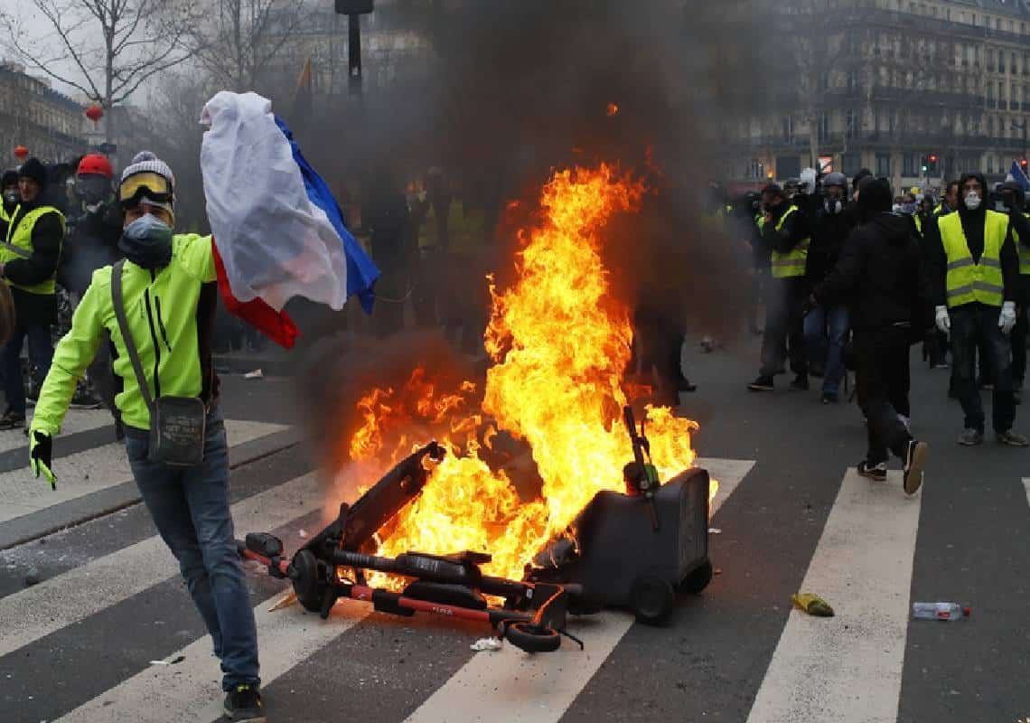 רעידת אדמה בצרפת: אנשי צבא בכירים פירסמו מכתב דרמטי וחריג - "צרפת בסכנה, אנחנו בדרך למלחמת אזרחים"