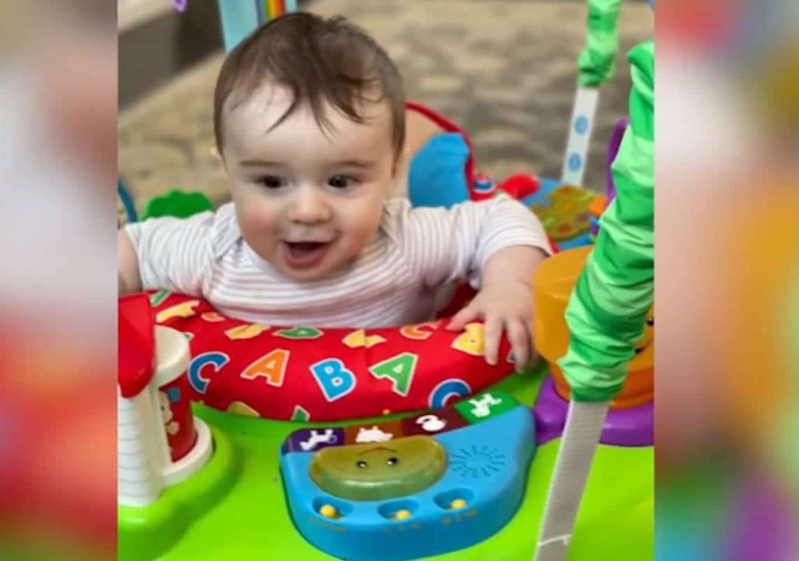 הבשורה מניו יורק: האדם הצעיר ביותר בעולם שהתחסן; בתיה"ס במדינה ייפתחו בספטמבר