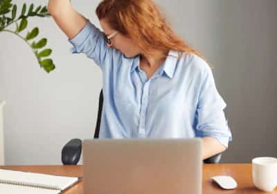 שינוי פתאומי בריח הגוף: מתי זה נורמלי ומתי מדובר בסימן אזהרה רפואי