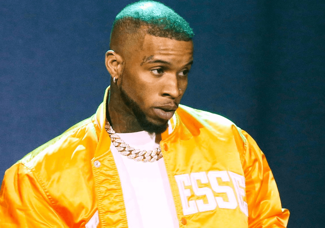 הראפר טורי לאנז נדקר 14 פעמים בכלא בקליפורניה