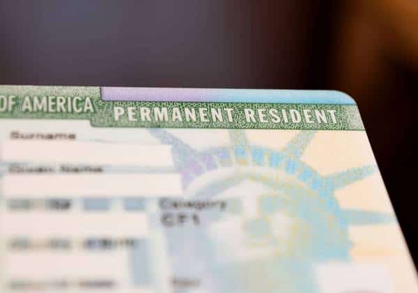 מכשול נוסף במאמצי הממשל למנוע גרין קארד ממי שמקבל סיוע ממשלתי