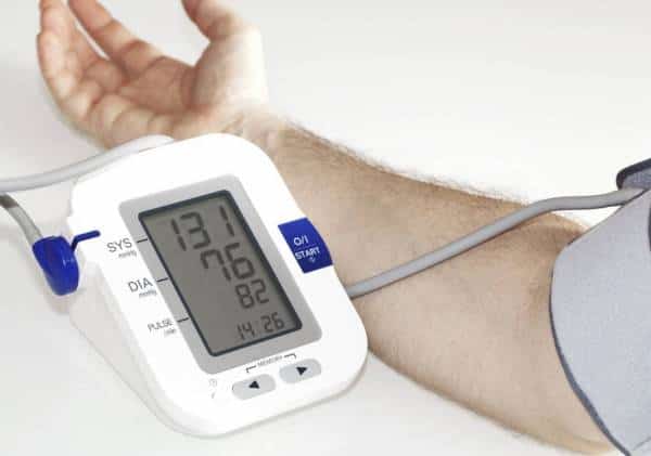 כך תעשו את זה נכון: בדיקת לחץ דם עם מכשיר ביתי 