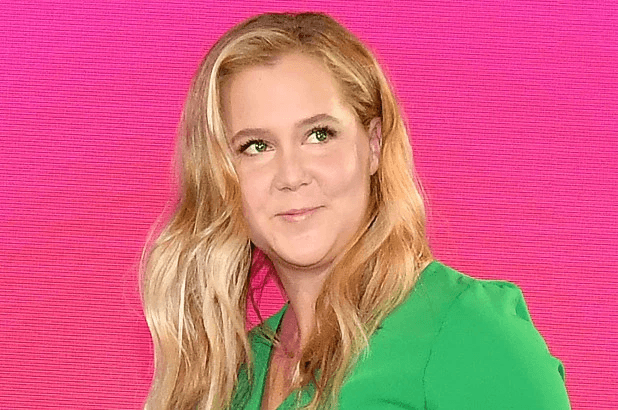 הריונית: איימי שומר מצפה לילד ראשון