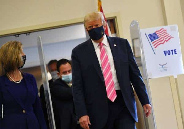 הנשיא הצביע בפלורידה: "נתתי את הקול שלי לבחור בשם טראמפ, צאו להצביע!"