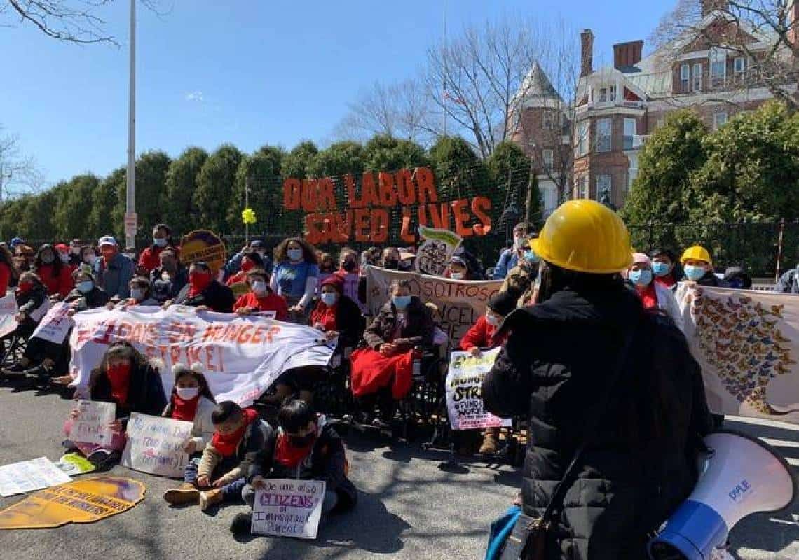 ניו יורק: שוהים ללא ניירות יהיו זכאים לדמי אבטלה ולעוד שורת הטבות