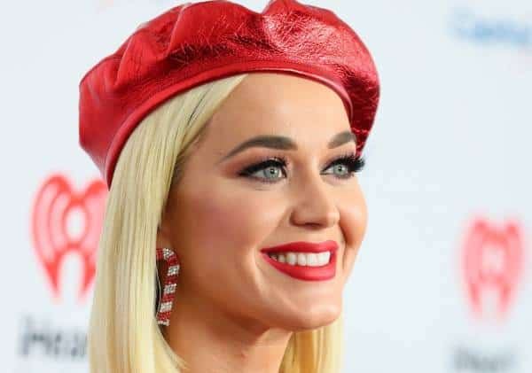 זה "האתגר" הכי גדול של קייטי פרי מאז שהפכה לאמא