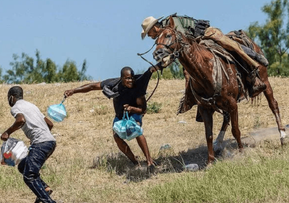 מהגרים מהאיטי שניסו לחצות לארה"ב תובעים את ממשל ביידן בגין התעללות