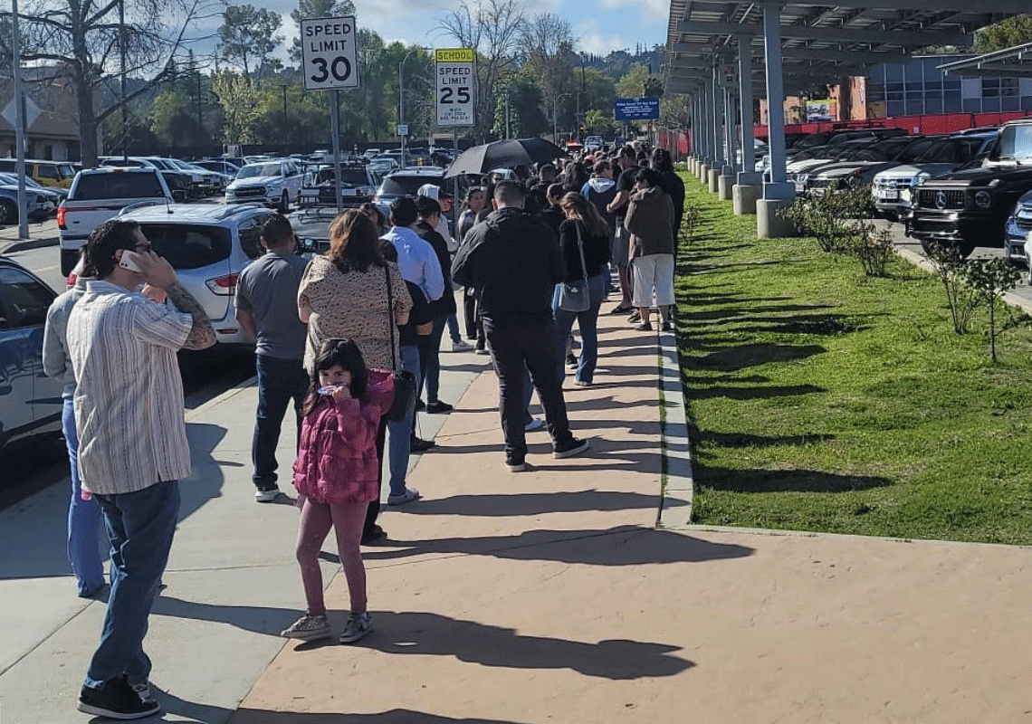 הורים הוזעקו ותלמידים נמלטו: מהומה בתיכון בשכונת וודלנד הילס שבלוס אנג'לס - איום מפני פיגוע ירי בתוך בית הספר