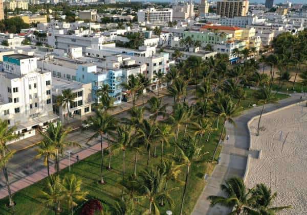 "זו המציאות החדשה בפלורידה": התושבים התבקשו להישאר בבתים, מאות נשאי קורונה נוספים אובחנו