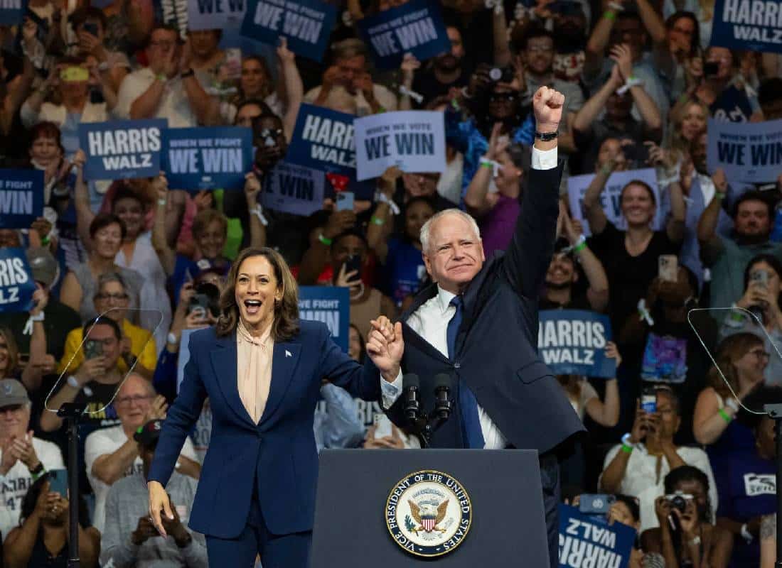 האריס ו-וולץ מרשימים ותקיפים בהופעתם הציבורית הראשונה 