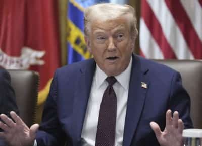 טראמפ מגביל את הסטודנטים הזרים: כללי ויזה חדשים מצמצמים את משך השהייה לארבע שנים 