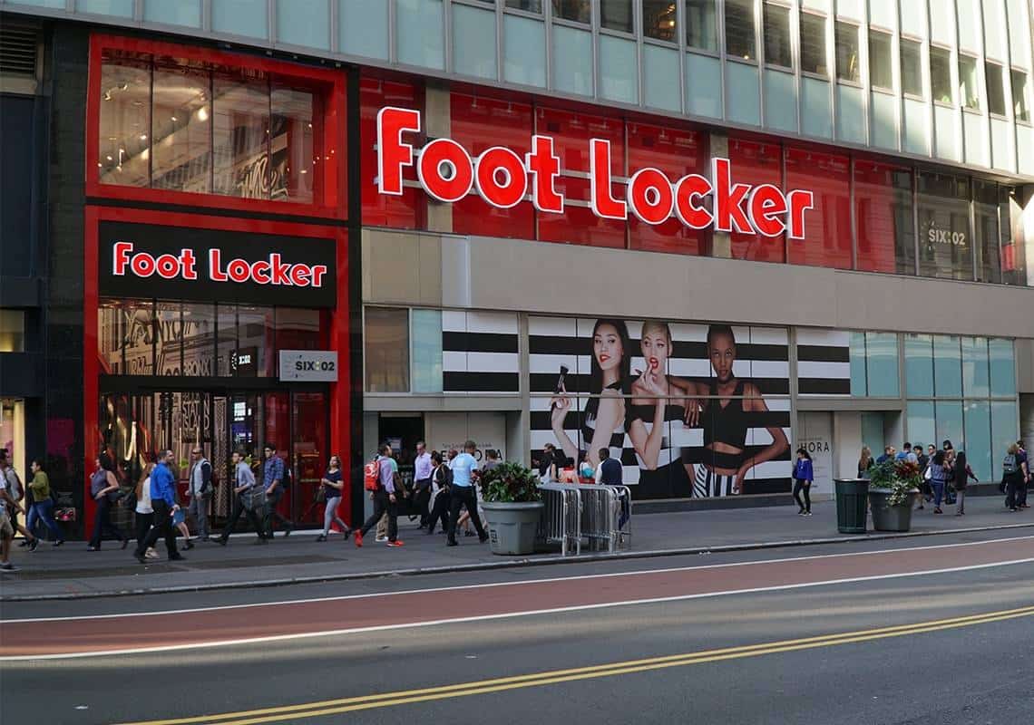 פוט לוקר מתרחבת: תרכוש שתי רשתות ביותר ממיליארד דולר