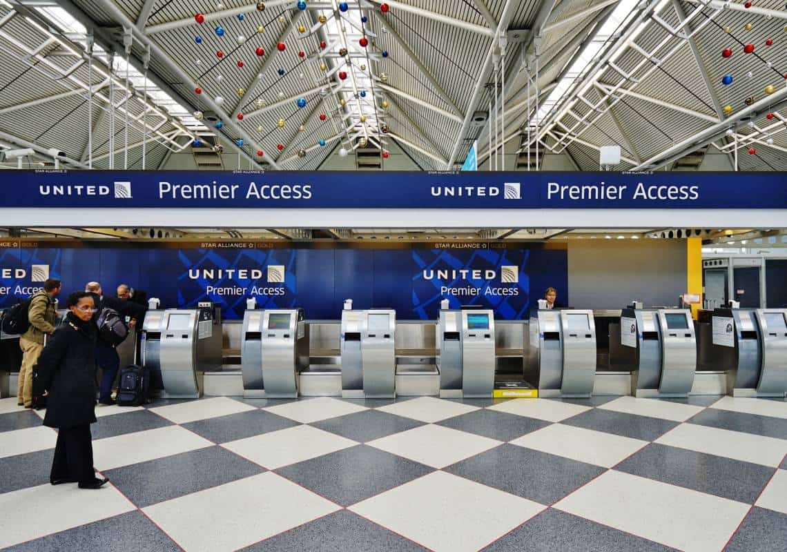 האיום מומש: מאות עובדי יונייטד איירליינס יפוטרו בשל סירובם להתחסן