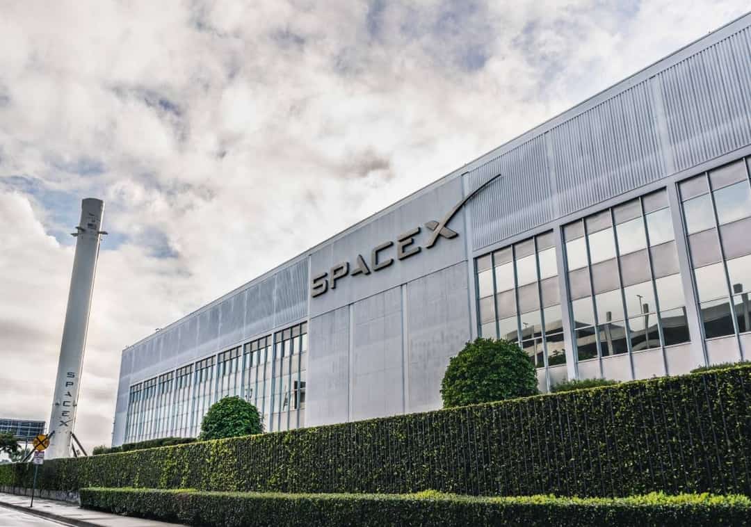 התפרצות קורונה במטה SpaceX בדרום קליפורניה: יותר מ-100 עובדים נדבקו