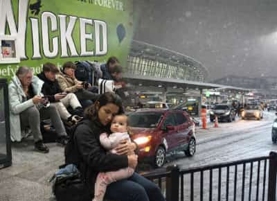 שדות התעופה בניו יורק קרסו בשלג: ביטולי ענק, תינוקות על הרצפה וזעם על היעדר שירות