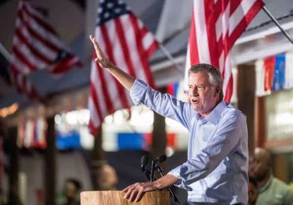 יתפנה לנקות את ניו יורק? ביל דה-בלאסיו פורש מהמירוץ לנשיאות