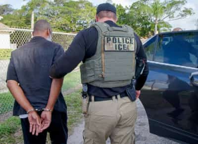 נעצור את כל מי שנמצא כאן באופן בלתי חוקי - ראש משטרת ההגירה חושף את המדיניות הקשוחה החדשה