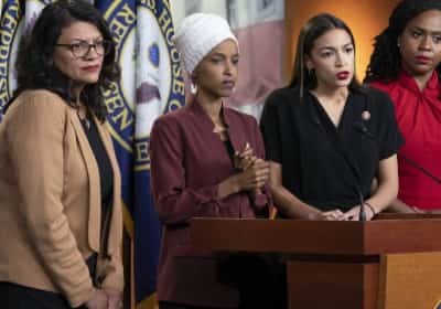 מקלחת קרה לשמאל הפרוגרסיבי: מועמדי 'הסקווד' נפלו בפריימריז באילינוי