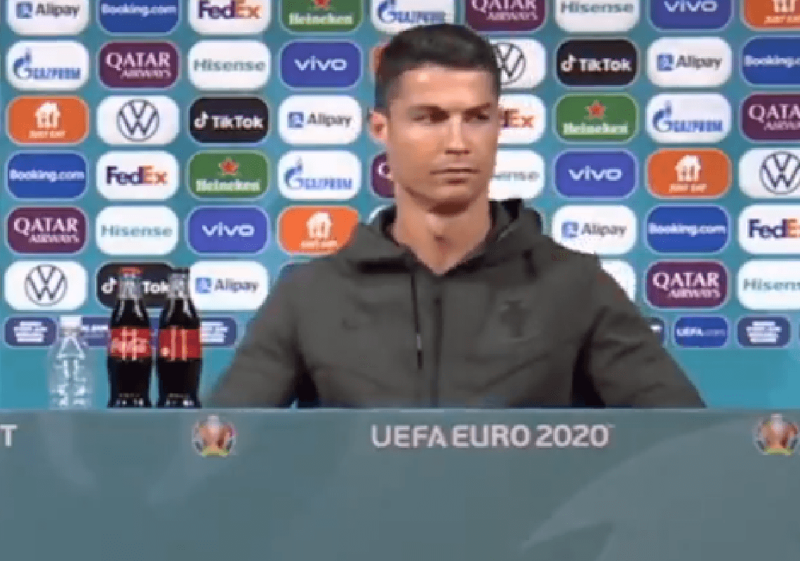 האם רונאלדו גרם לקוקה קולה הפסד של 4 מיליארד דולר?